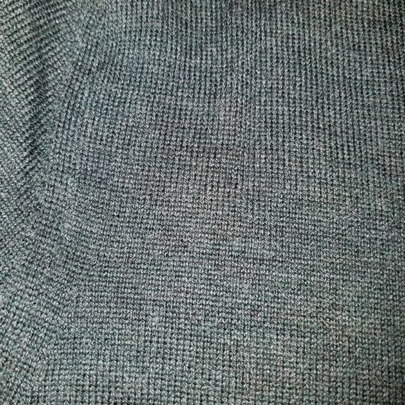 Banana Republic - Men's V-Neck Sweater - Picture 3 of 4
